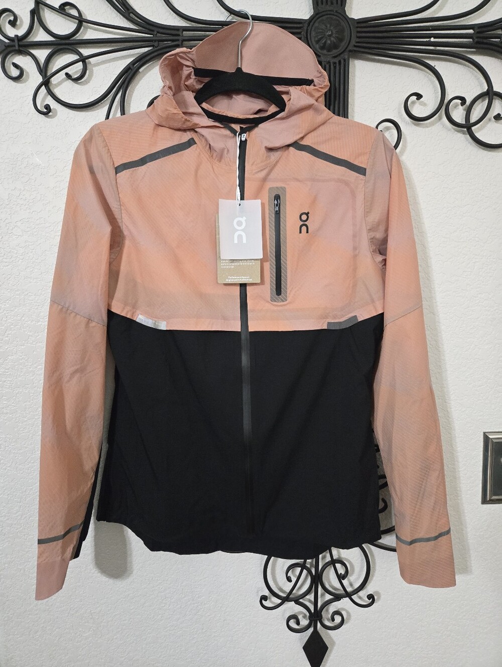 ON Cloud Running Lumos Weather Jacket | S